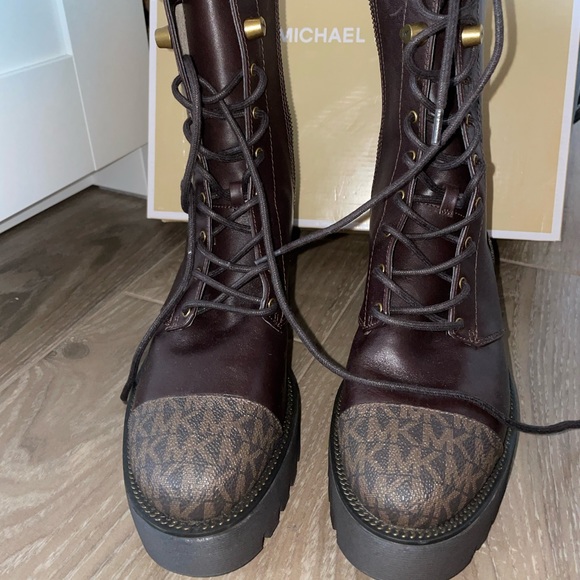 Michael Kors boots Brand New - Picture 1 of 7